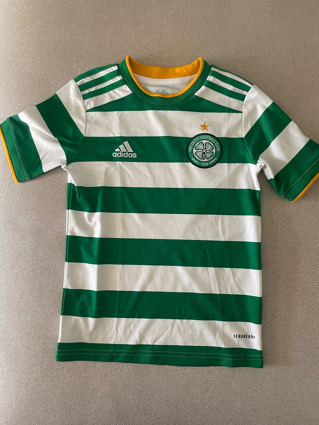 Adidas Trainer, Turnhosen & -trikots: Trikot Celtic Glasgow Gr 128 – Gebraucht aus Zürich von jpg85
