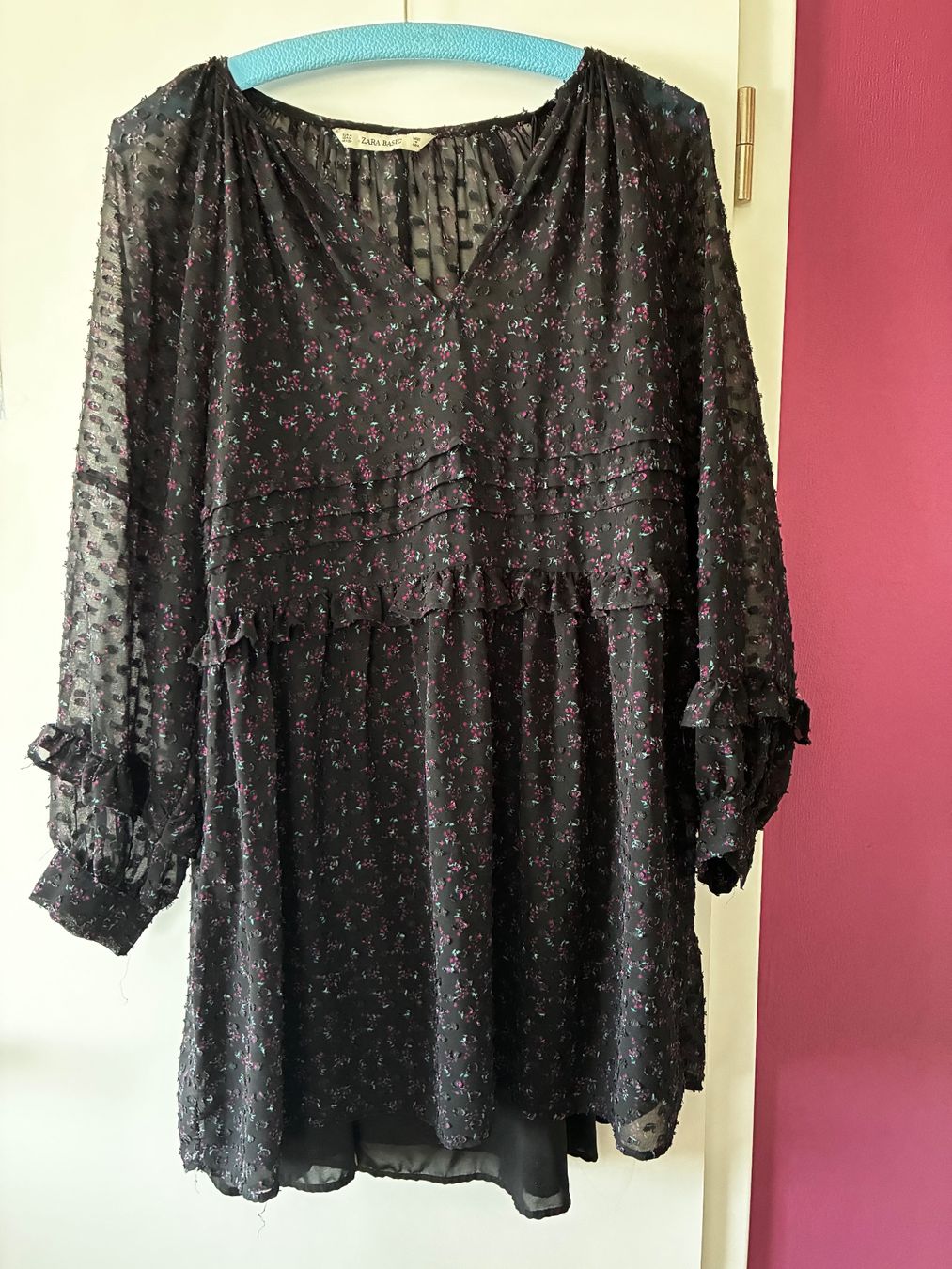 Zara Robes: Robe Zara transparente – D'occasion à Riaz par cam_x5xs
