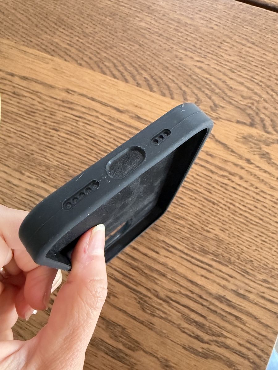 Cover & Protezioni schermo: Coque Apple iPhone 16 Pro noire - neuve – Nuovo e nell'imballaggio originale da Lausanne venduto da Stephaniesdressing 4