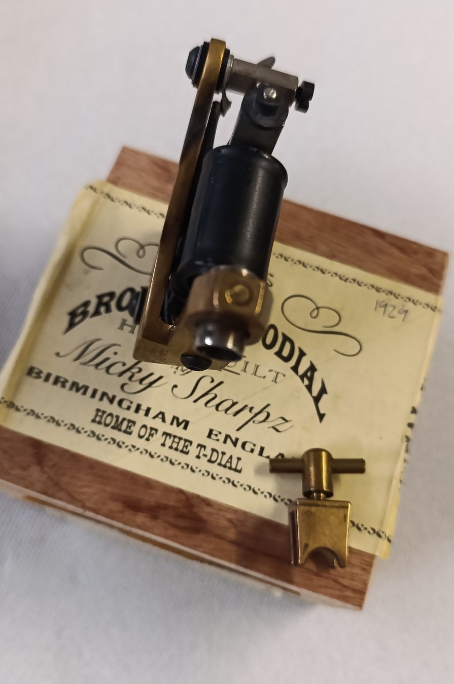Tutti gli attrezzi: Tattoo Machine Collector Micky Sharpz 2006 Limited Edition – Usato da Avry-sur-Matran venduto da dav_nm5p 8