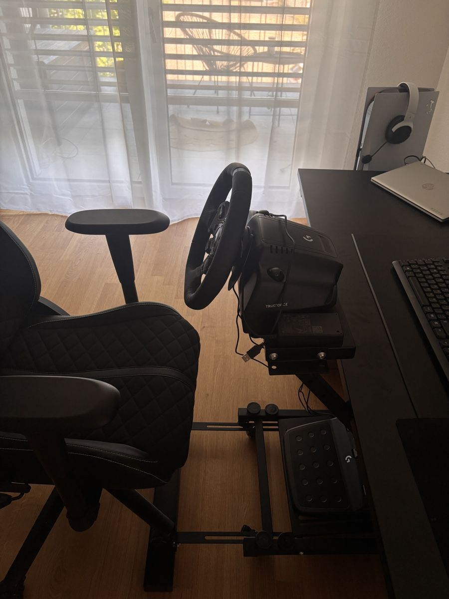 Logitech Controller: Logitech G923 + GT Omega Simrig / Wheel Stand mit Rollen – Usato da Grenchen venduto da SGrosso 3