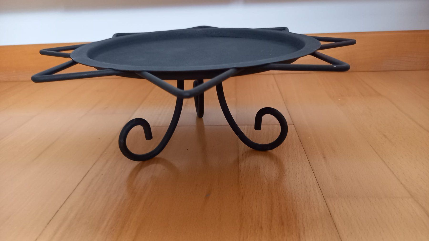 Kerzenständer: Kerzenhalter Metall Stern Design schwarz – Gebraucht aus Winterberg ZH von Laliv