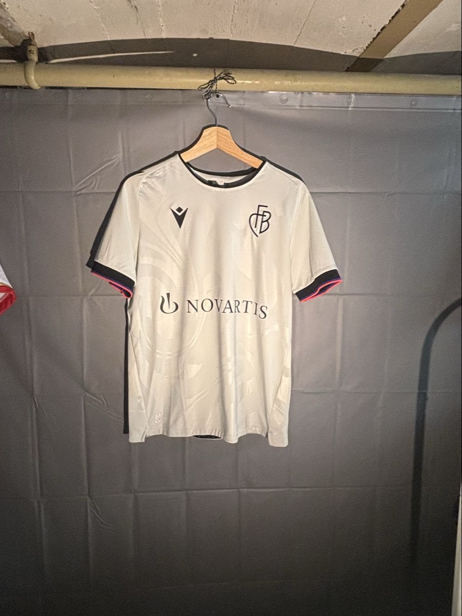 Leibchen & Hosen: FC Basel Trikot Dominik Schmid – Neu (gemäss Beschreibung) aus Basel von kleinerprinz 1