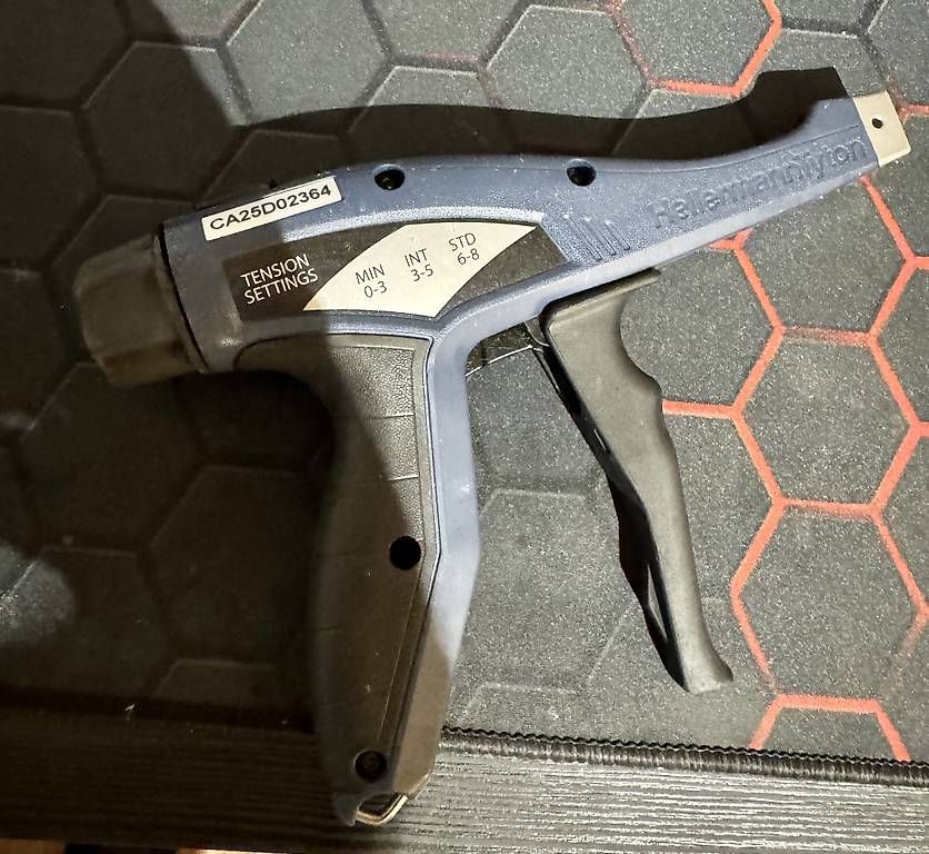 Tous les outils: HellermannTyton EVO7i Kabelbinderzange – D'occasion à Baden par doe_pr57