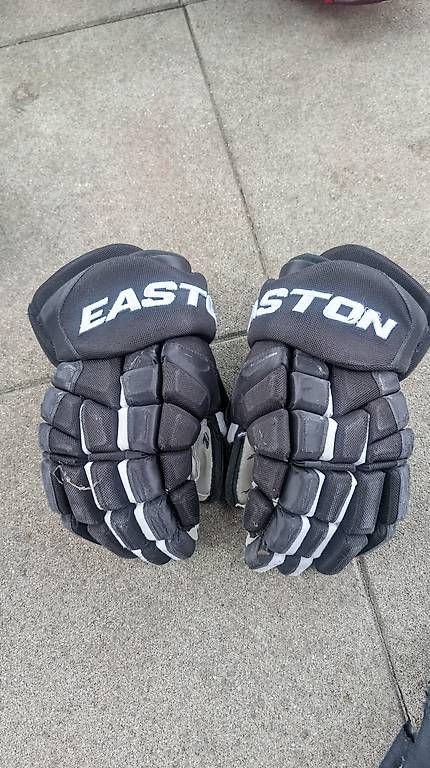 Guanti & manicotti: Eishockeyhandschuhe – Usato da Epsach venduto da RM96