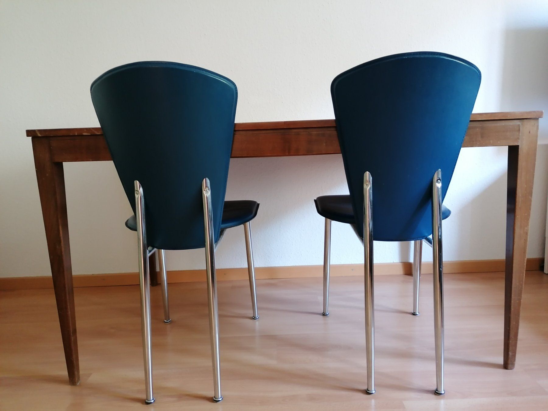 Stühle: 4 schöne, blaue Stühle zu verschenken – Gebraucht aus Baden von Abgabe 5
