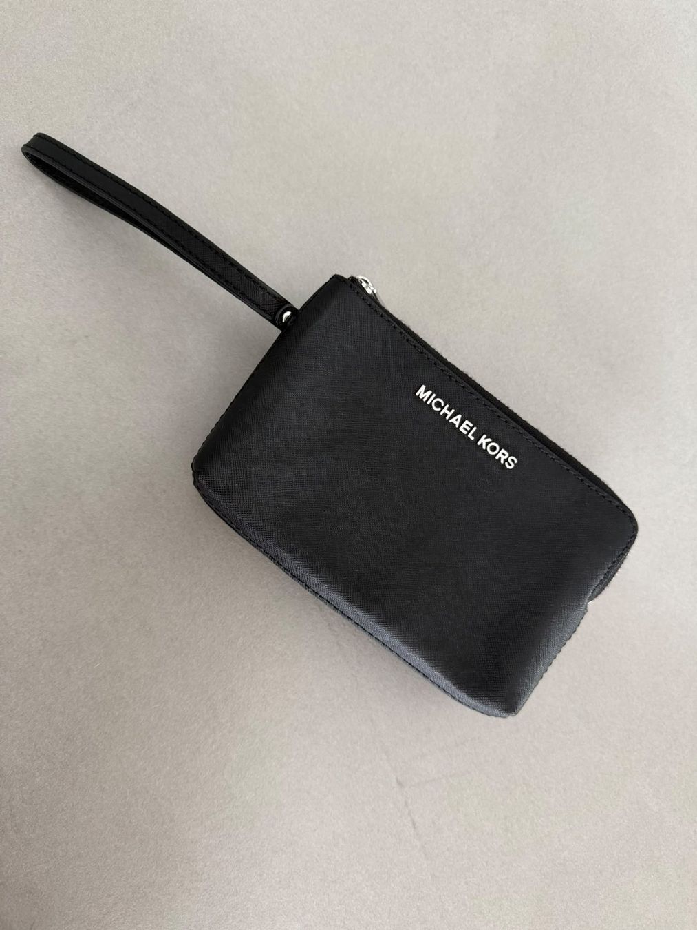 Michael Kors Borse da donna: Pochette Michael Kors nera con zip ottimo stato – Nuovo (secondo la descrizione) da Gudo venduto da Mirkolino92