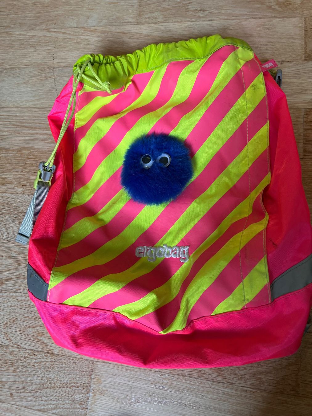 Ergobag Borse & Zaini: Schulthek Ergobag Cubo light neon pink/gelb – Usato da Zürich venduto da Azzurro6 4