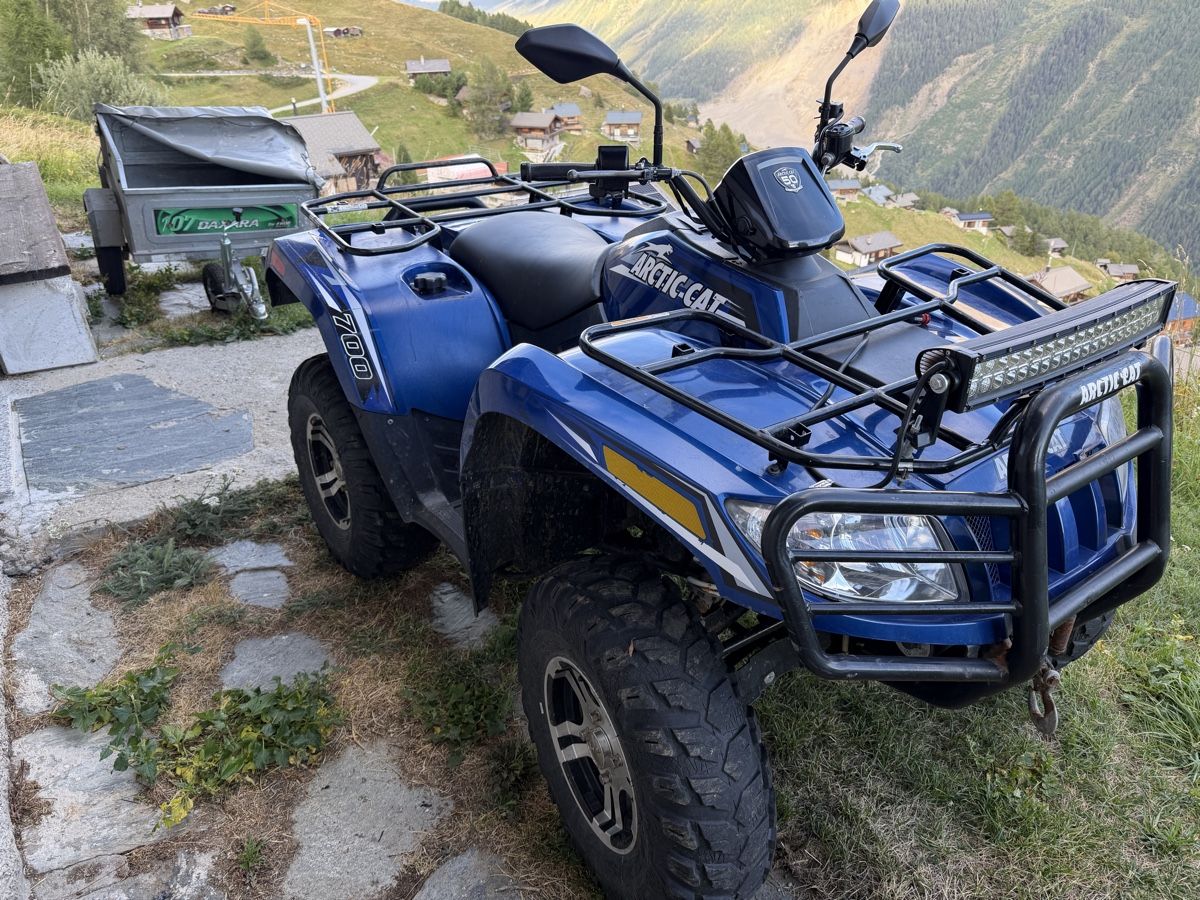 Arctic Cat Quads: Arctic Cat 700 Quad blau – D'occasion à Wiler Lötschen par PADDY-25 1