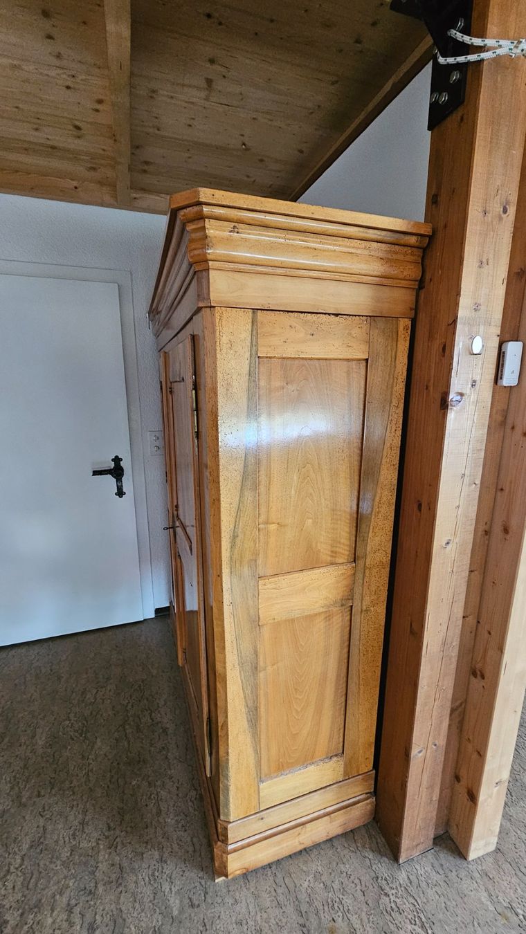 Armadi: Antiker Biedermeier-Schrank – Usato da Diessenhofen venduto da Osio 2