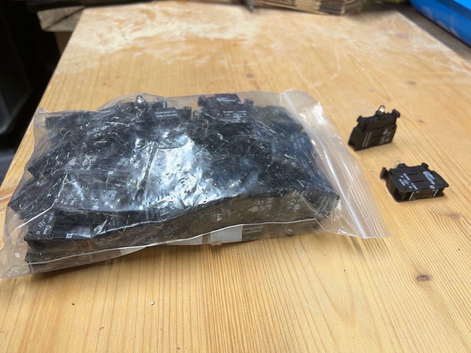 Stromzufuhr: Elektromaterial – Gebraucht aus Liesberg von Wudsau 1