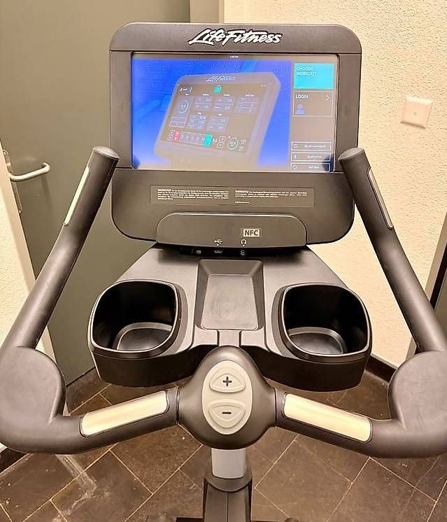 Hometrainer: Life Fitness Ergometer – Usato da Solothurn venduto da Billardo 2