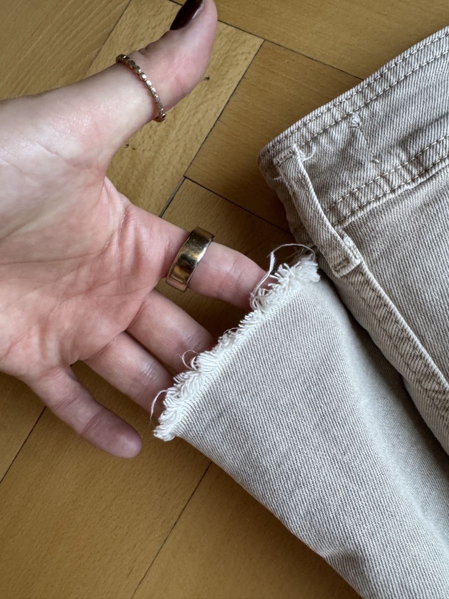 Zara Jeans: Highwaist Hose von Zara – Usato da Wettingen venduto da eveeyaara 4