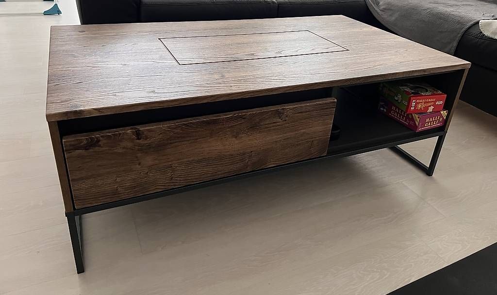 Tavoli: Couch-Wohnzimmer Tisch aus Holz – Usato da Pfungen venduto da Pumii1