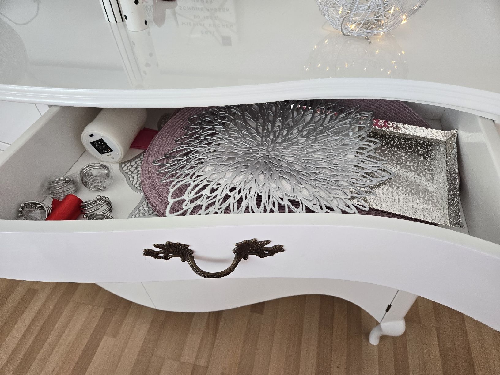 Cassettiere: Design-Sideboard/Kommode, weiss, Klavierlack – Usato da Aadorf venduto da Tirgram 2