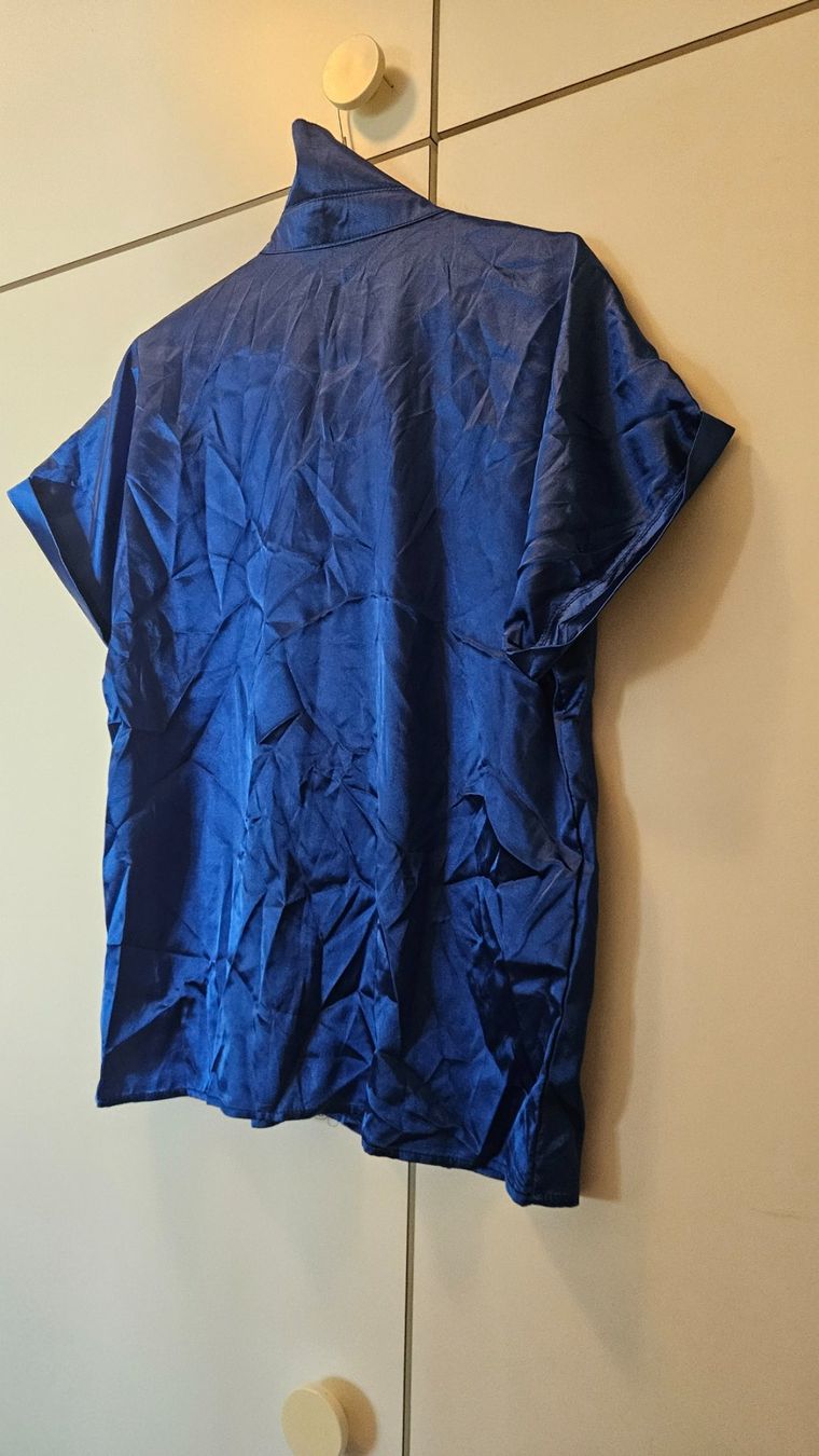 Camicette: Camicetta blu tg.M poliestere – Usato da Melano venduto da H-Sara 1