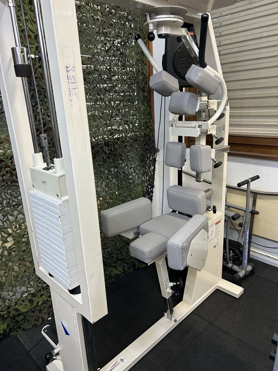 Hometrainer: Oberkörpertainingsmaschine – Usato da Küssnacht am Rigi venduto da dis_d2m7