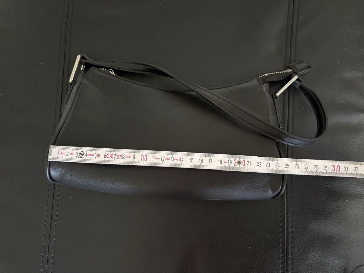 Pull&Bear Taschen für Damen: Schwarze Handtasche Pull&Bear gutem Zustand – Gebraucht aus Beromünster von msklef 3