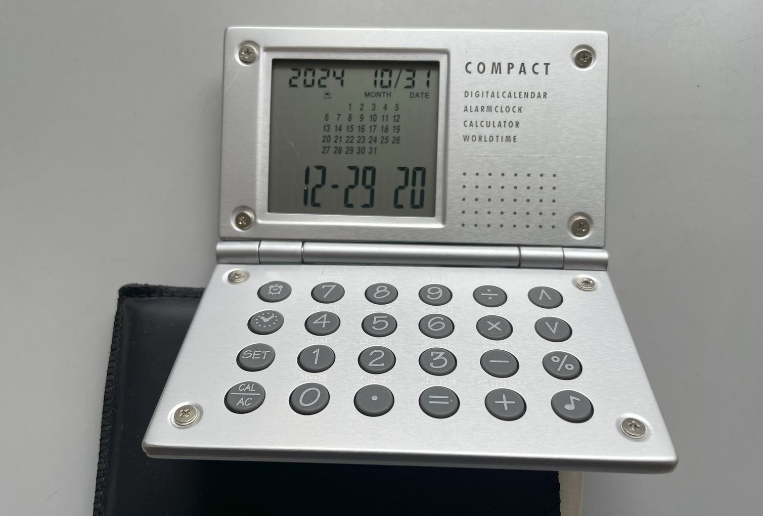 Taschenrechner: Gediegener Compact Digitalrechner – Neu (gemäss Beschreibung) aus Dielsdorf von bonambler