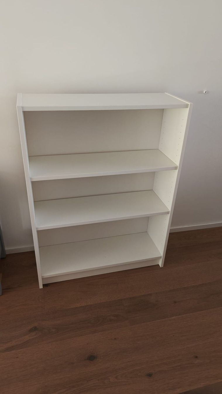 Ikea Regale: Weises Billy-Bücherregal / White Billy bookcase – Neu (gemäss Beschreibung) aus Au ZH von Nicolet0620
