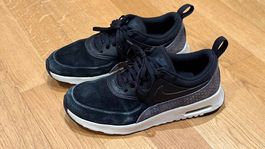 Schwarze NIKE Schue Grösse 39
