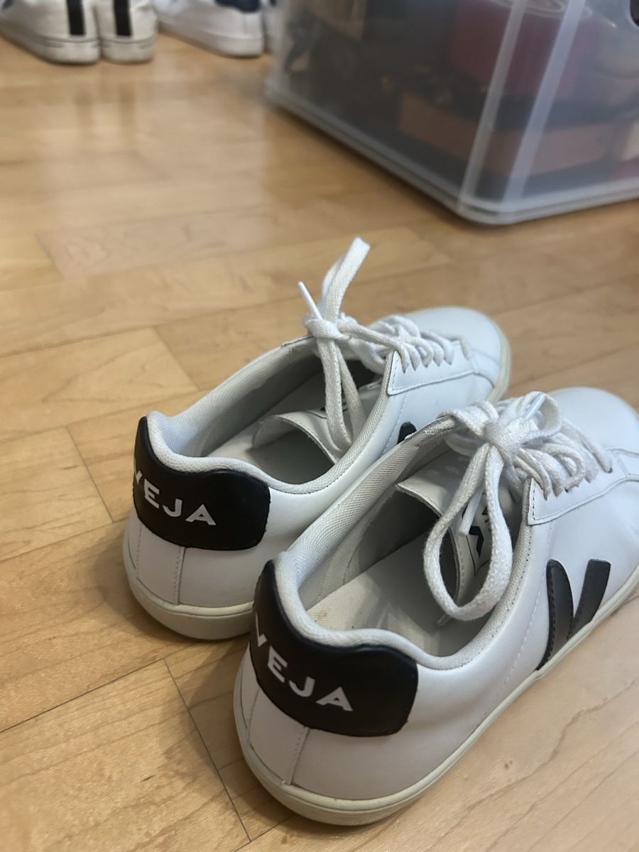 Veja Herrenschuhe: Sneaker Veja weiss schwarz  – Gebraucht aus Wettingen von Trini16 1