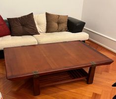 Table basse vintage en bois massif