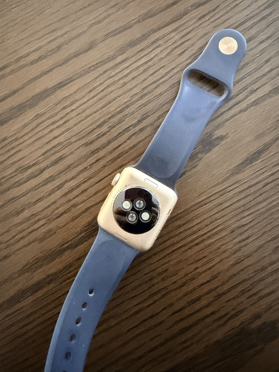 Apple Smartwatch: Apple Watch defekt mit Armband – Defekt aus Brugg AG von Mavileon 6