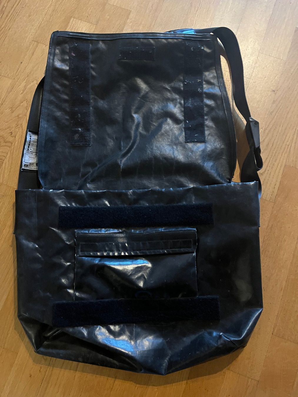 Borse: Freitag F13 TOP CAT MESSENGER LARGE – Usato da Zürich venduto da sergio67 5