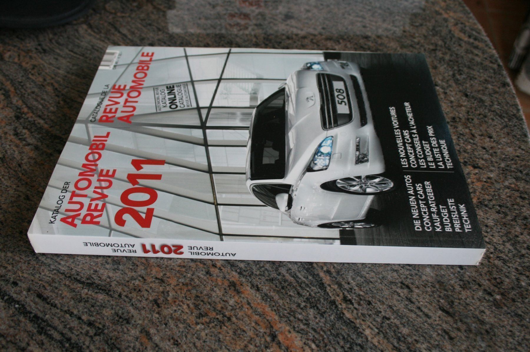 Riviste & Magazine: AUTOMOBIL REVUE KATALOG 2011 – Usato da Wilen b. Wil venduto da Rasti2 2