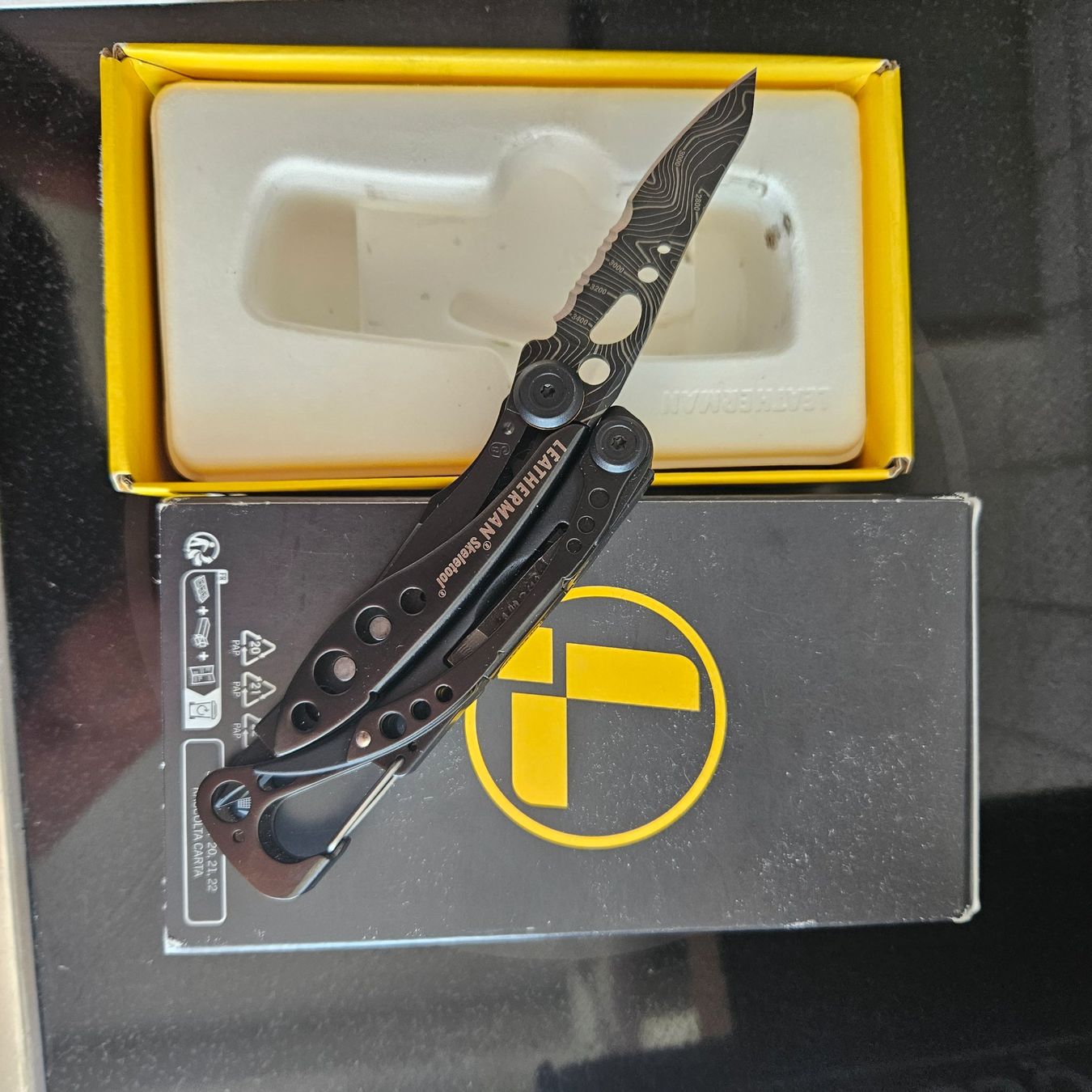 Leatherman Tutti gli attrezzi: Leatherman Skeletool Multitool schwarz neu mit Box – Usato da Bettlach venduto da streetflash 1
