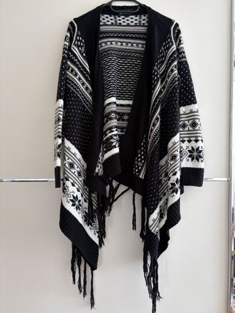 Damen Poncho schwarz weiss Grösse M