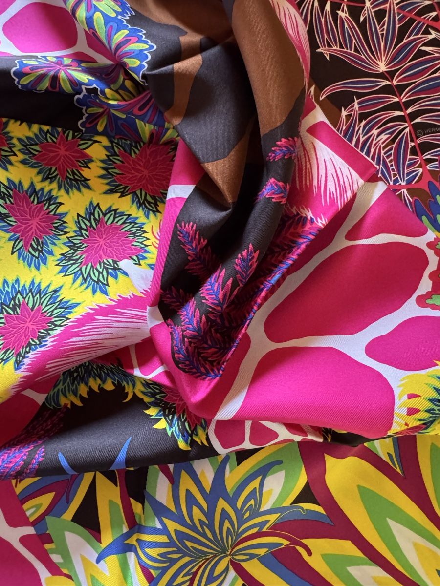 Hermès Foulard & Sciarpe: Hermès carré neuf The Theee Graces – Nuovo e nell'imballaggio originale da Genève venduto da Allisgood 3