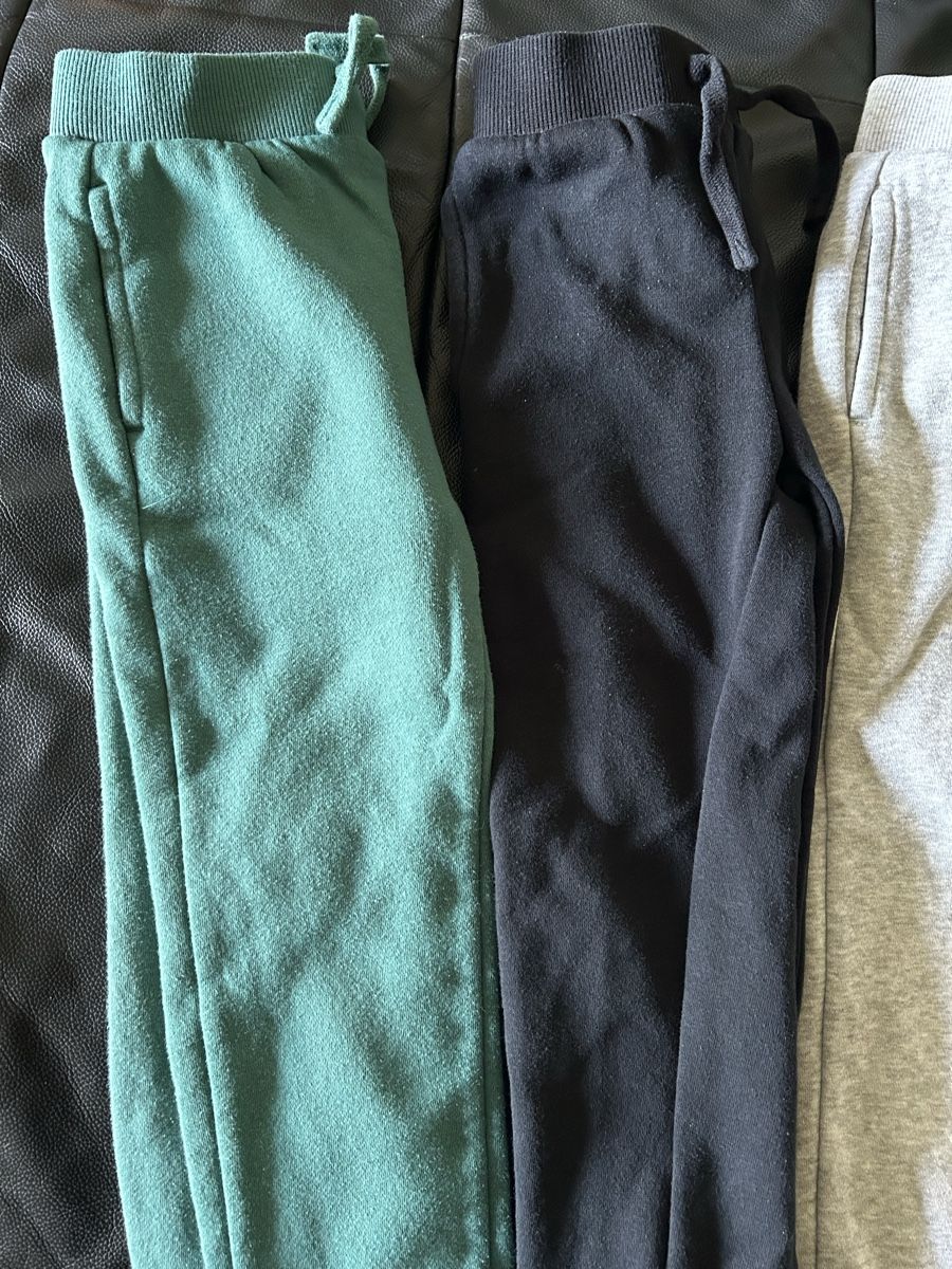 Pantaloni: Lot de 4 bas de jogging / taille 116 – Usato da Meyrin venduto da Bronx86 3