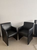 2 hochwertige Pfister Lederstühle – schwarz – neuwertig
