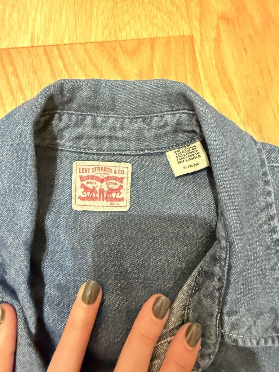 Levi's Blusen: Levi's Jeanshemd blau Baumwolle – Gebraucht aus Dotzigen von White_Warrior 1