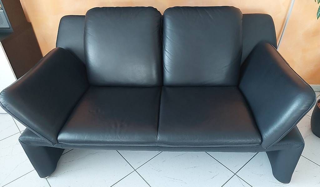 Divani: Sofa Leder schwarz 2er & 3er – Usato da Oberwangen b. Bern venduto da mfmr