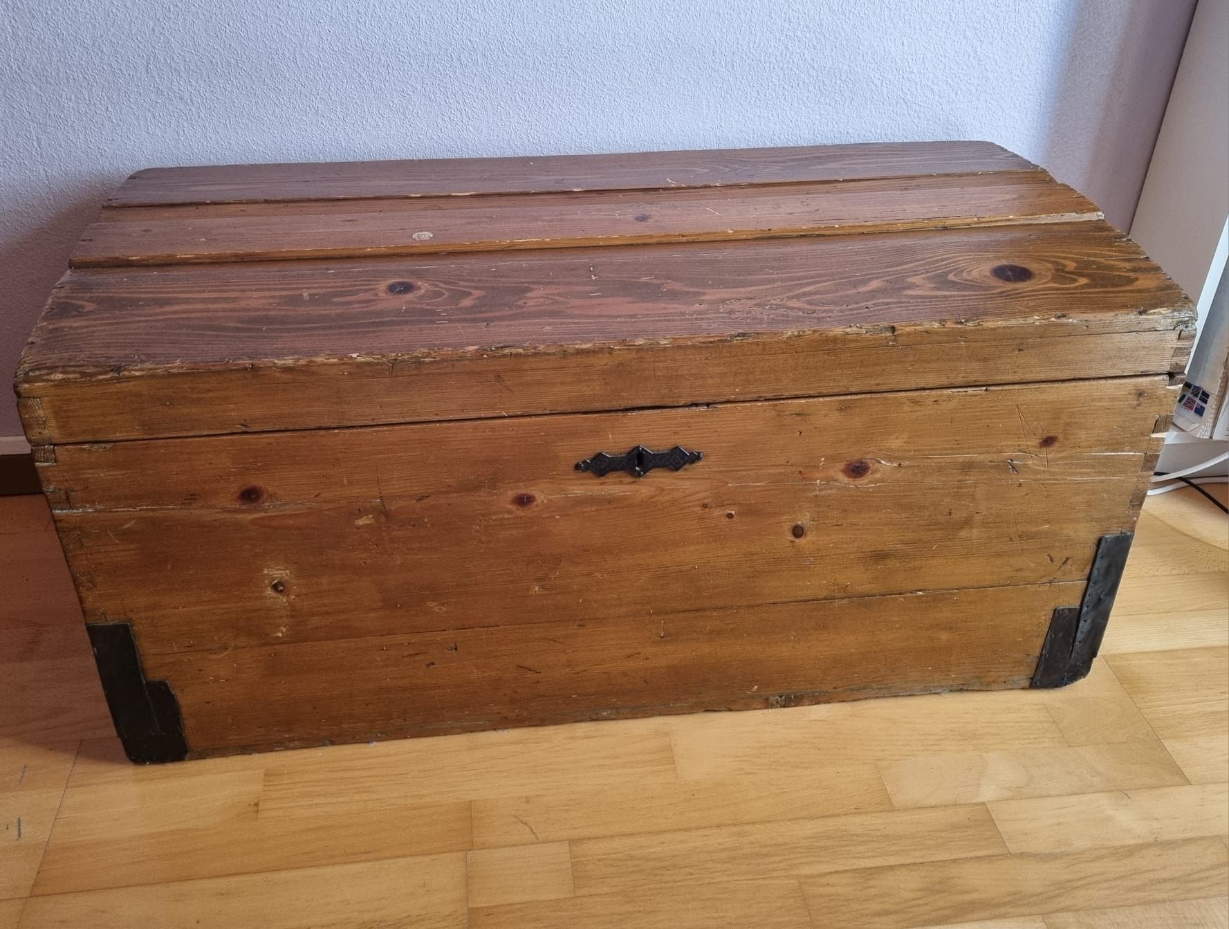 Truhen: Coffre en bois – Gebraucht aus Geneveys-Coffrane von avena125