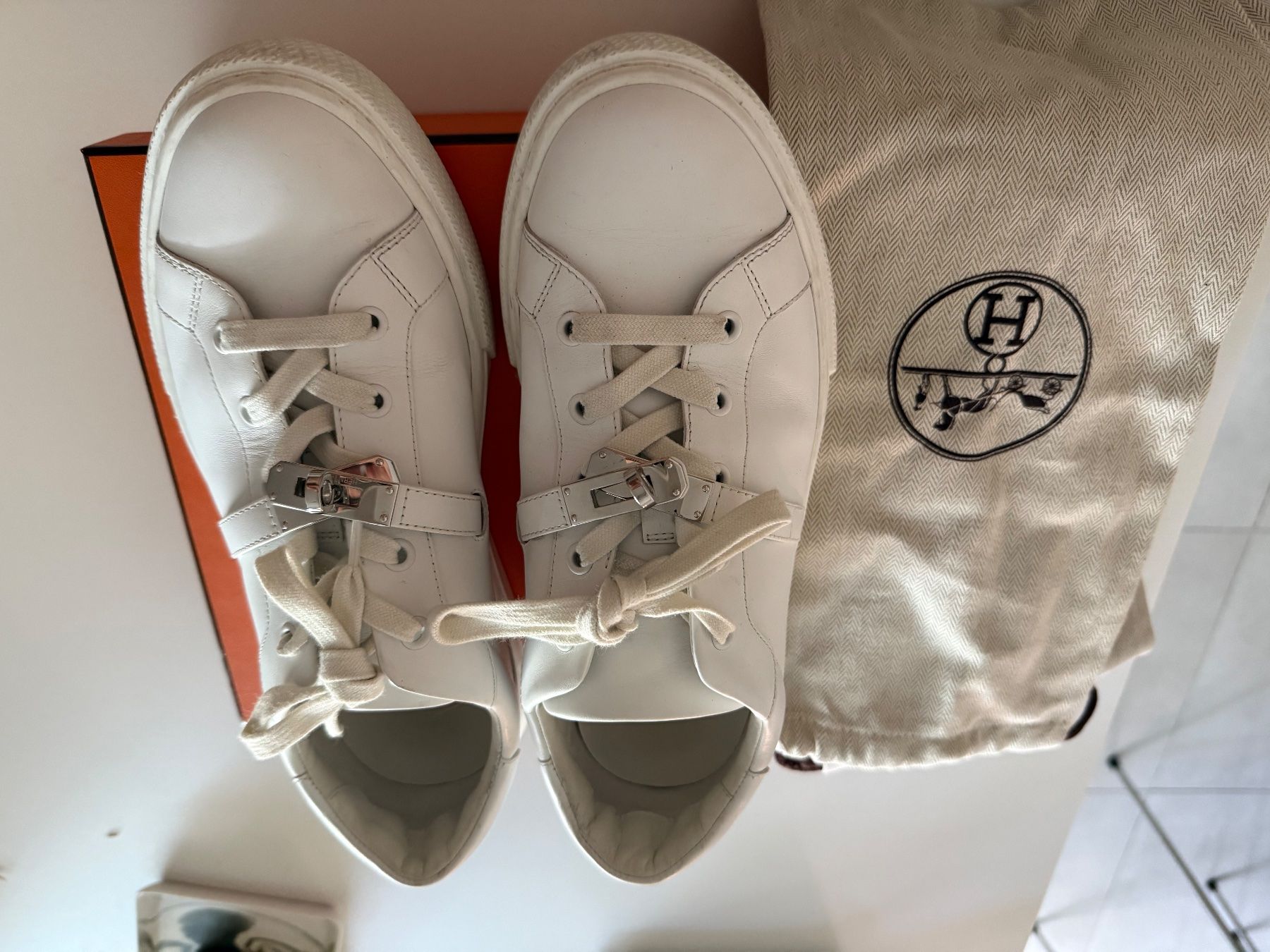 Hermès Chaussures femmes: Hermes sneakers Day – Défectueux à Gimel par fan_8tvc