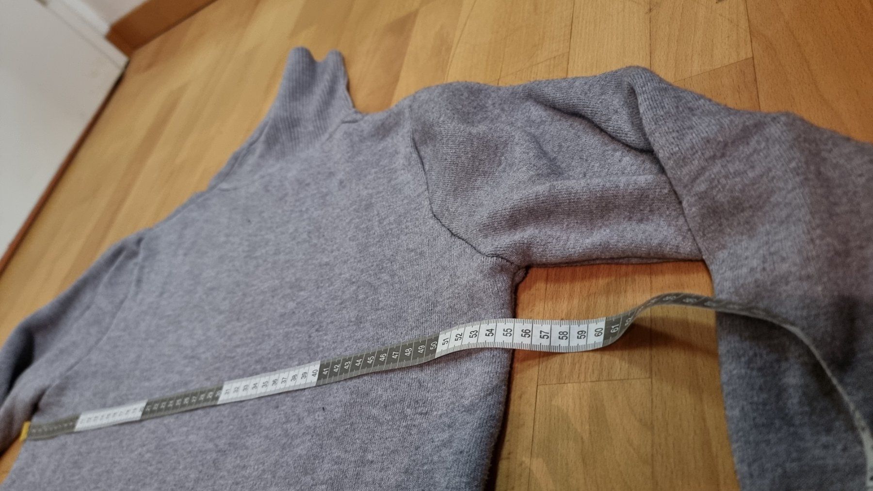 Pullover & Sweatshirts: Kuscheliger Rollkragenpullover, Grau, Gr.38-40 Top Zustand – Gebraucht aus Wald ZH von CapLux 6