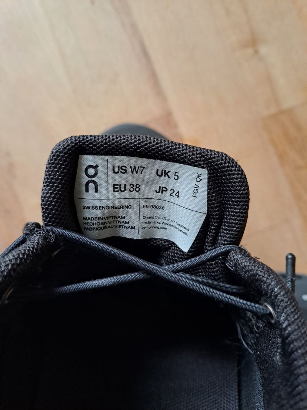 On Scarpe da donna: ON Schuh waterproof – Nuovo (secondo la descrizione) da Sevelen venduto da Cangaroo 3