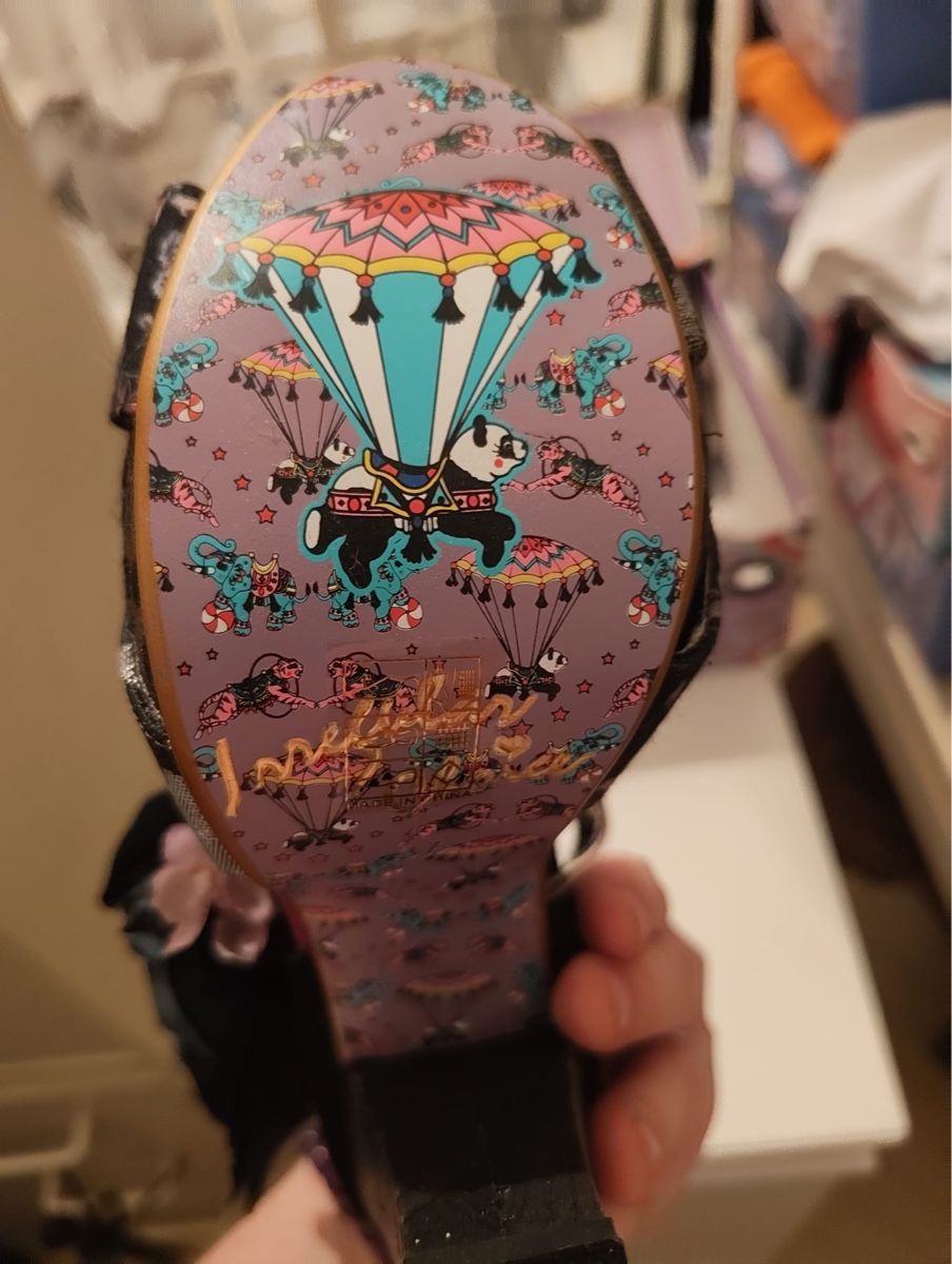 Scarpe da donna: Irregular Choice Brighton T-Straps Grösse 37 Schwarz – Nuovo (secondo la descrizione) da Zürich venduto da tos_mht7 1