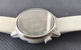COROS APEX 42 mm Weiss – inkl. Ladekabel
