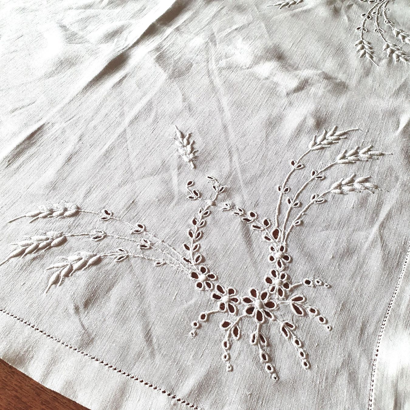 Altra biancheria da tavola: Ancienne nappe brodée main, 76 x 78 cm – Usato da Lausanne venduto da venise001 7