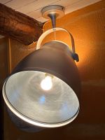 Grande lampada industriale vintage a sospensione