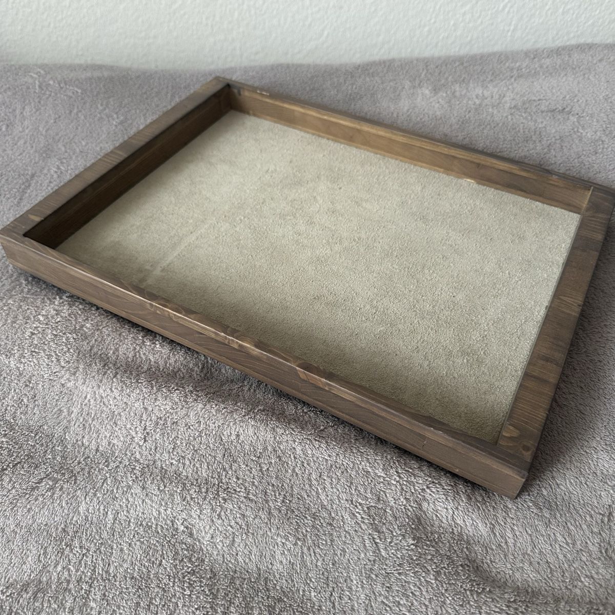 Schmuckkästen: Présentoir à bijoux en bois massif – Gebraucht aus Givisiez von dor_xb9k