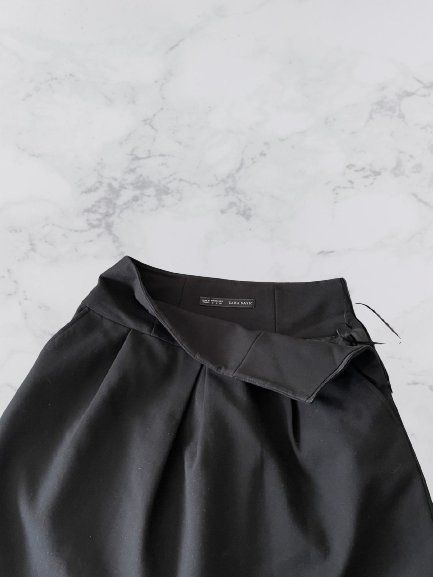 Zara Robes et jupes: Jupe "Zara Basic" Taille S – D'occasion à Genève par TradeCH 2