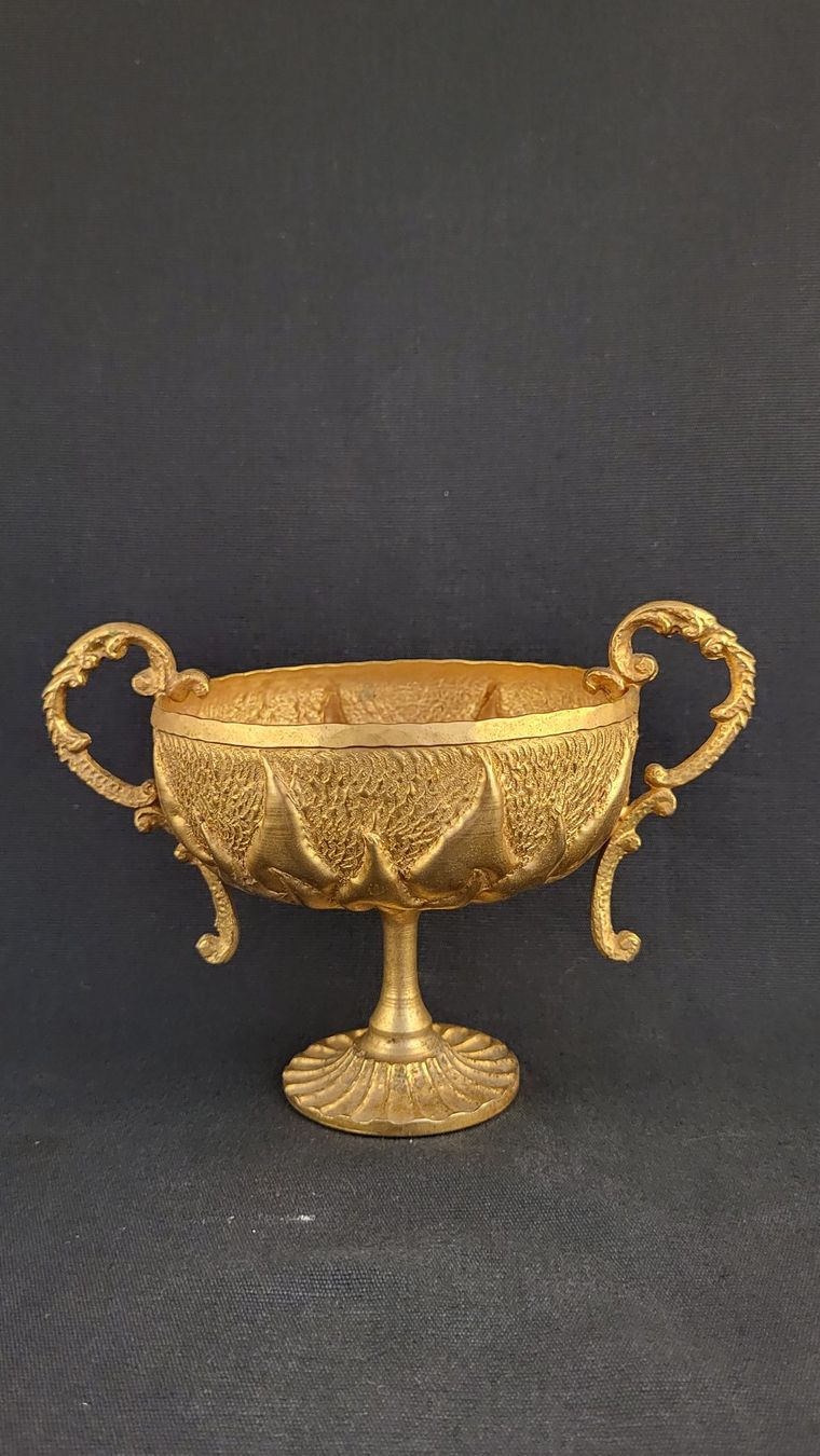 Figuren: Goldige Pokal-Schale – Gebraucht aus Basel von spinne02 1