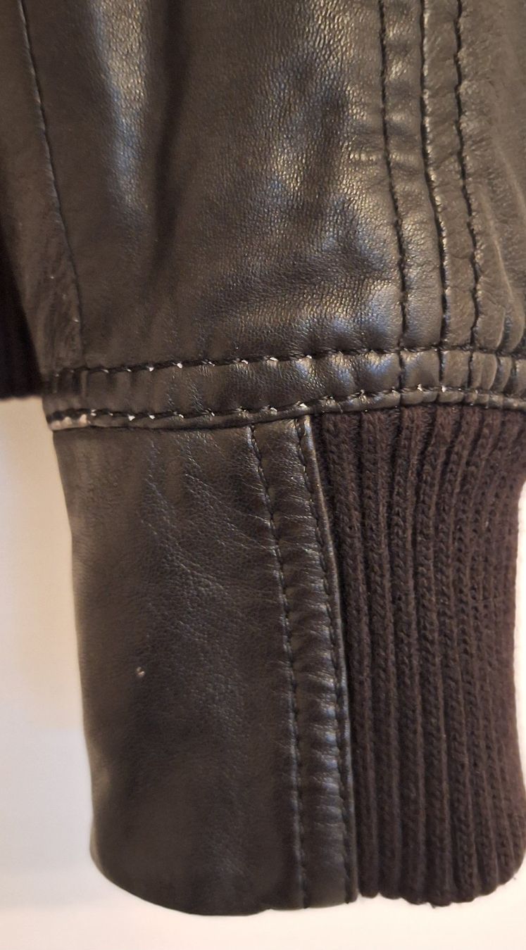 Esprit Jacken: Lederjacke Vintage Style Schwarz – Gebraucht aus Matten b. Interl von iae_cwc7 3