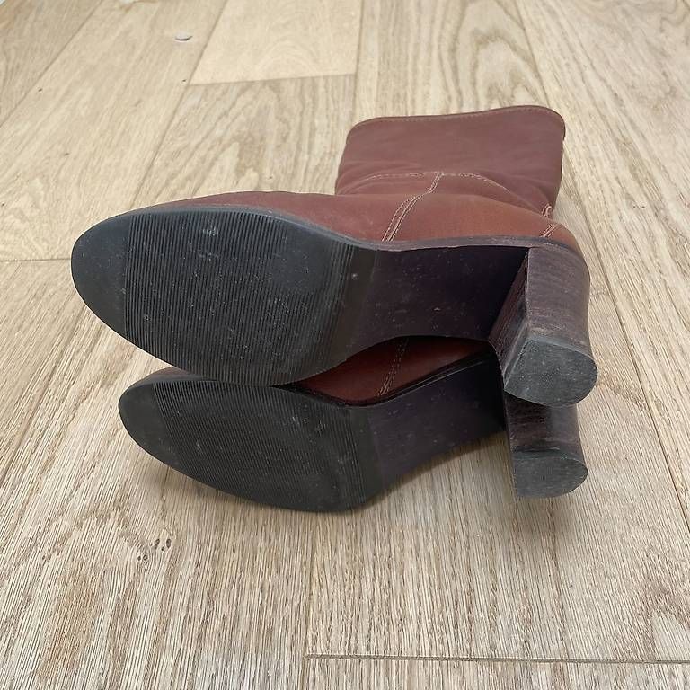 Apc Scarpe da donna: Lederstiefel von a.p.c. Grösse 36 – Usato da Aarburg venduto da Qin3ze 2